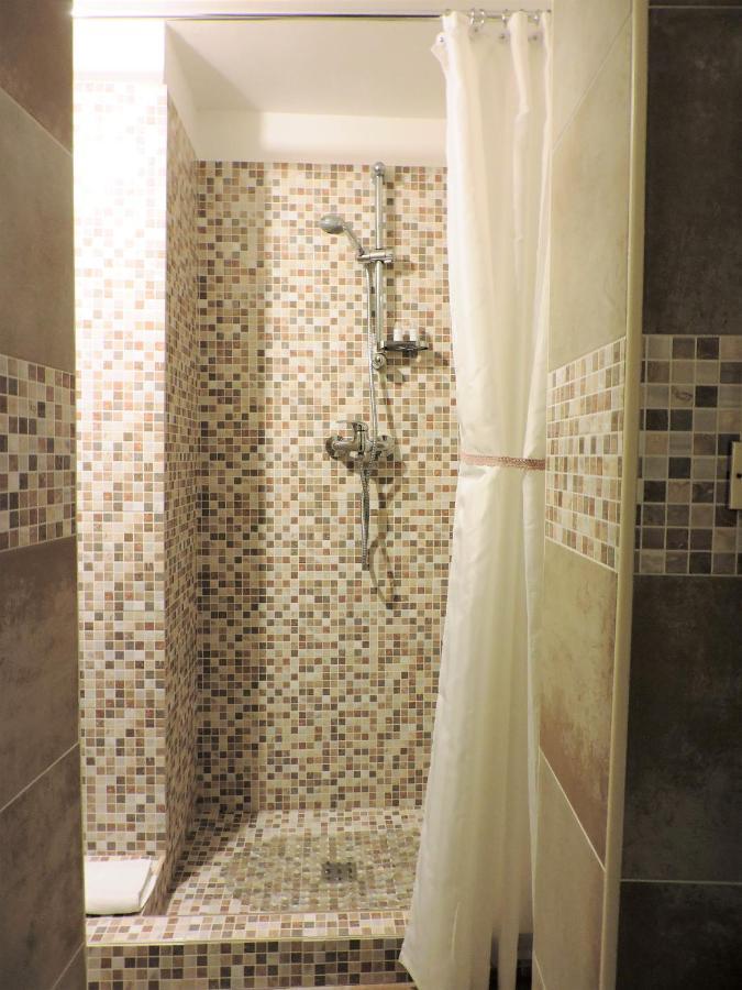 Li Suluri Bed & Breakfast Lecce Bagian luar foto