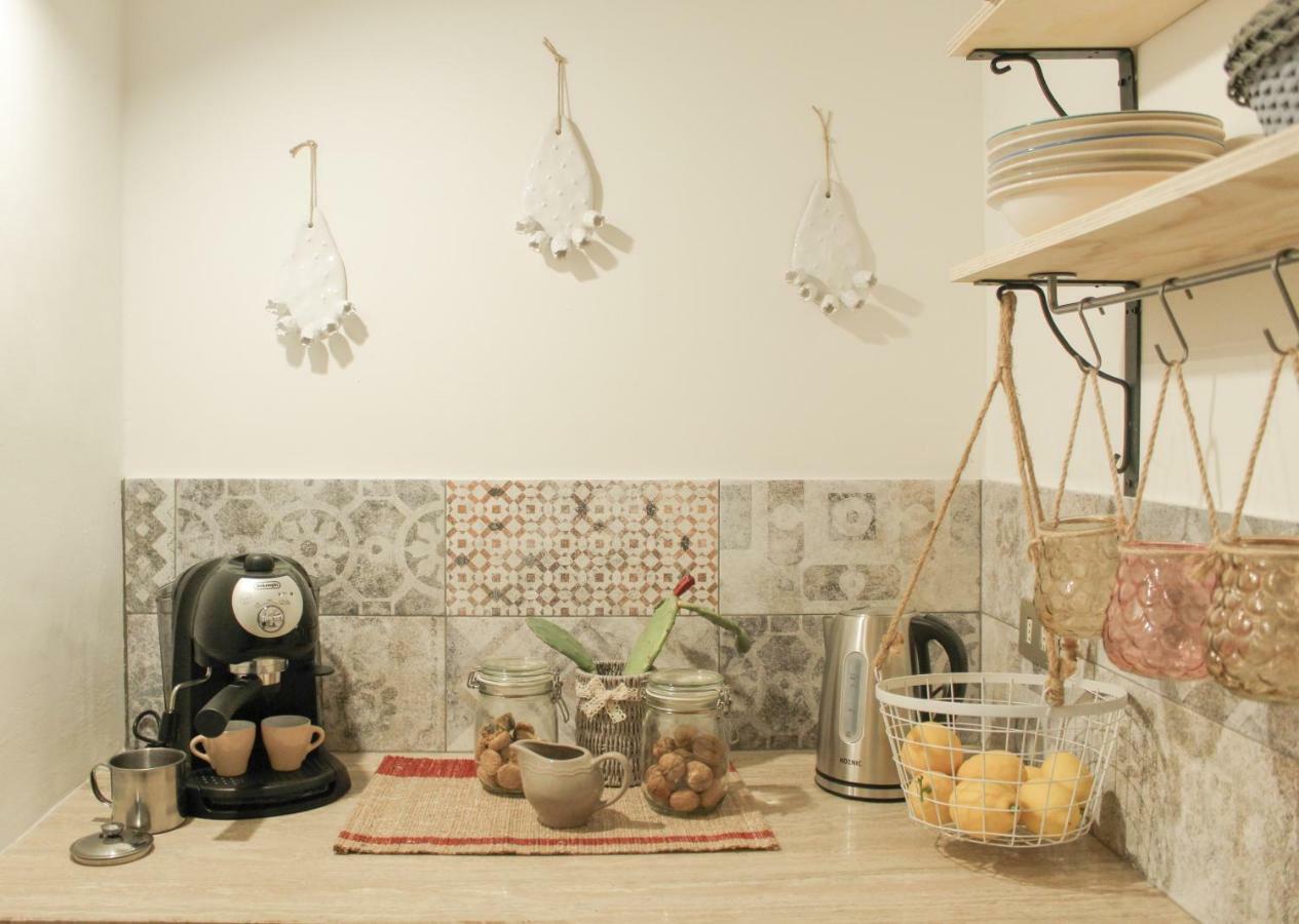 Li Suluri Bed & Breakfast Lecce Bagian luar foto