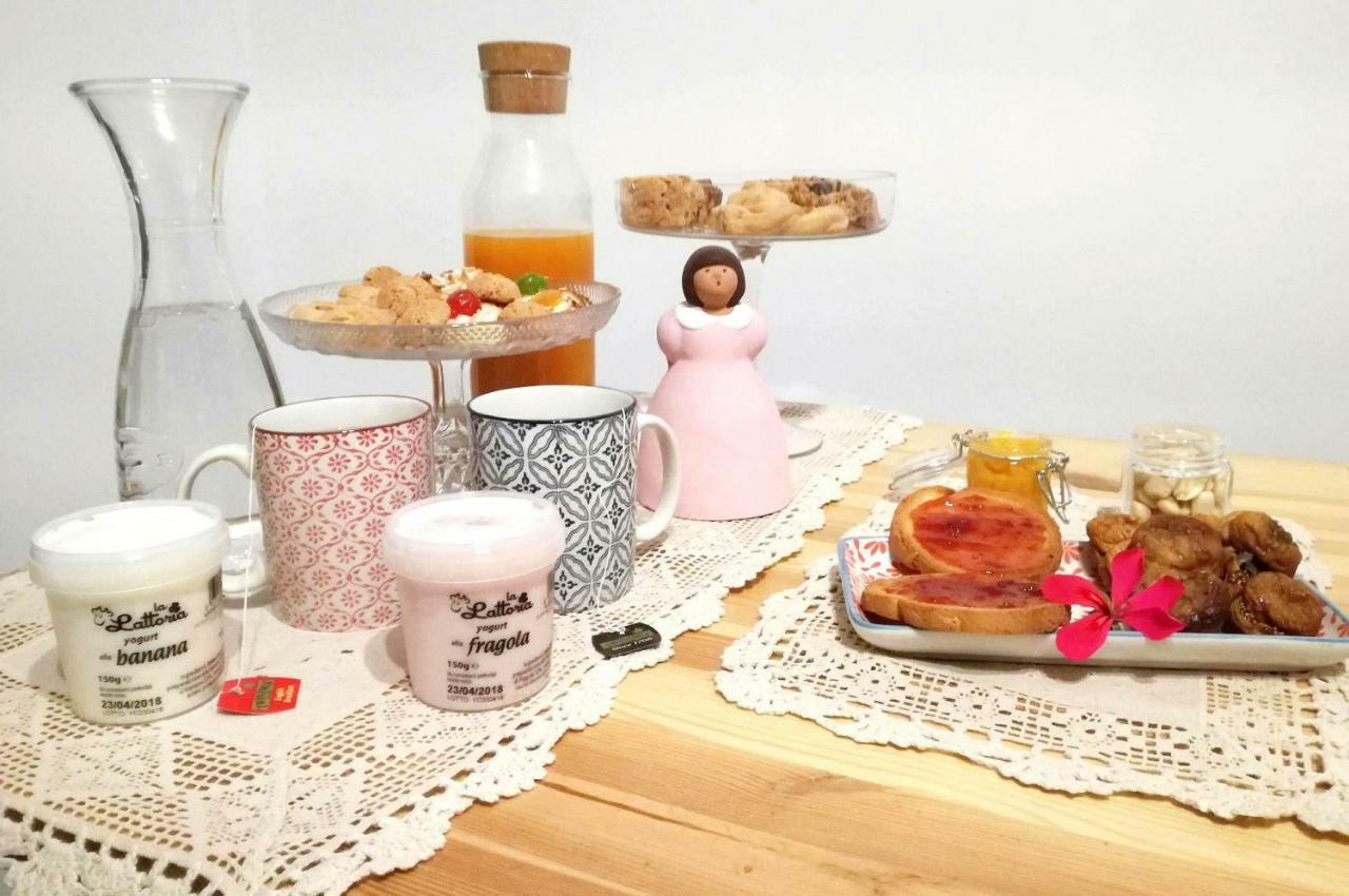 Li Suluri Bed & Breakfast Lecce Bagian luar foto