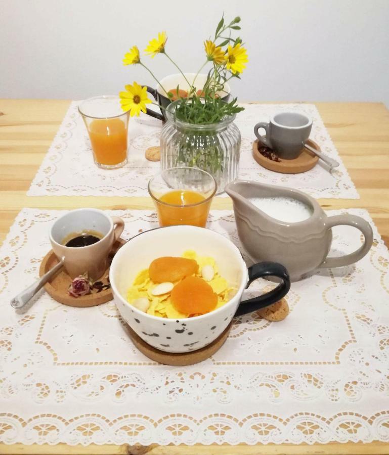 Li Suluri Bed & Breakfast Lecce Bagian luar foto